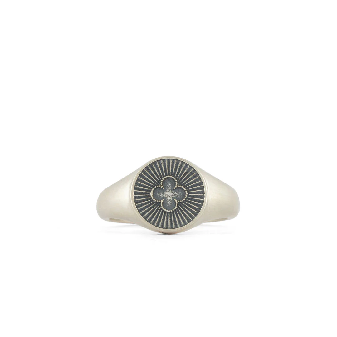 Silver Clover Ring - Image 3