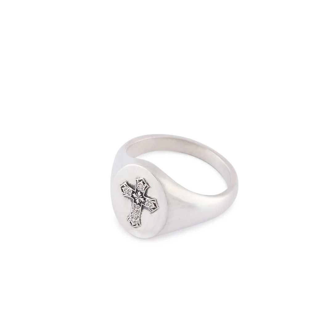 Silver Gothic Cross Ring - Image 5